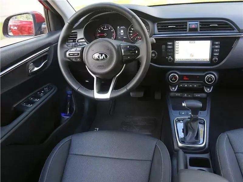 Kia Rio IV салон