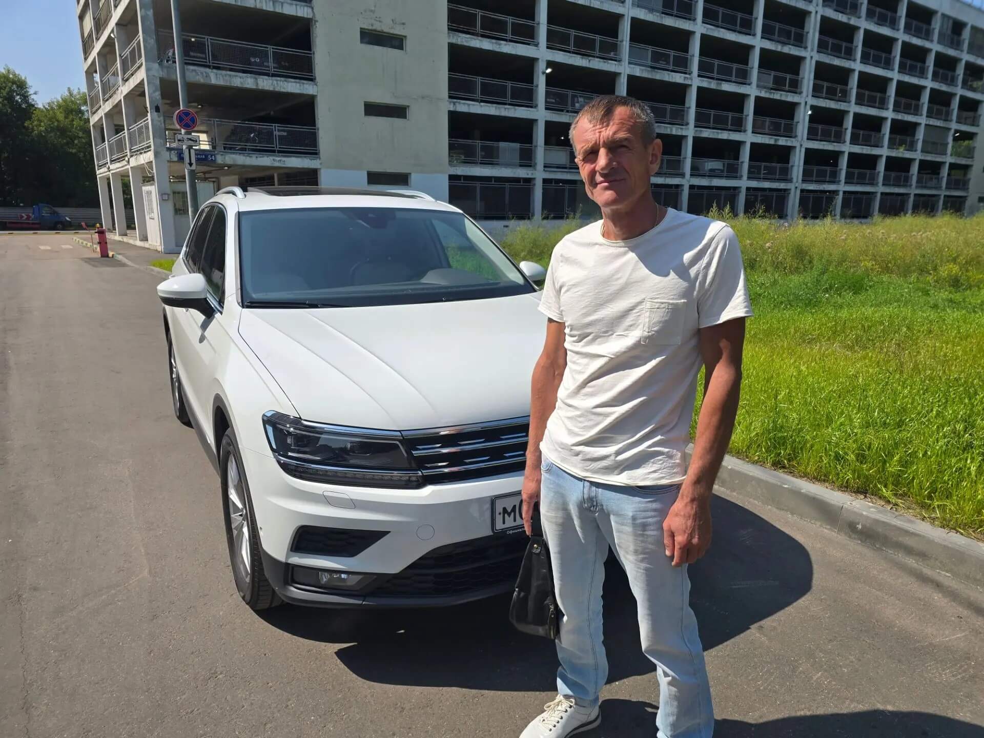 Volkswagen Tiguan 2019 — кроссовер с минимальным пробегом и полным приводом