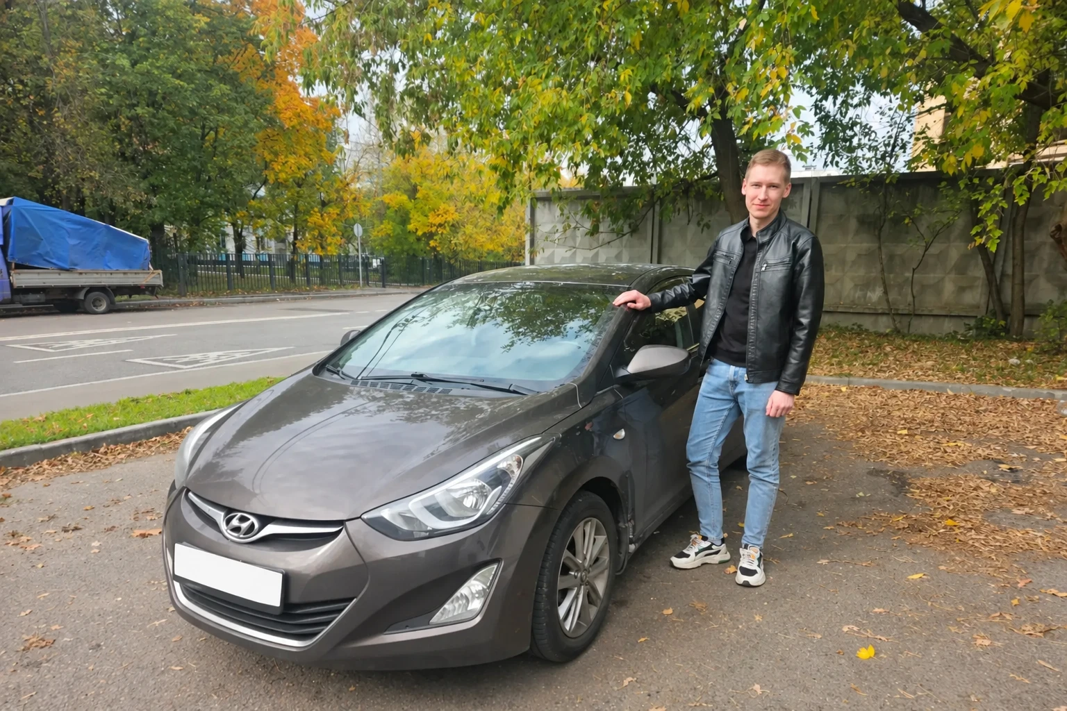 Hyundai Elantra 2015 — комфортный седан C-класса с просторным салоном