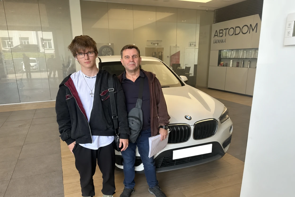 BMW X1 2015 — компактный премиум-кроссовер с тяговитым дизелем и полным приводом